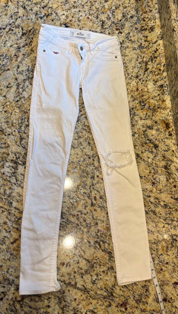 Hollister California Women's White Distressed Skinny Jeans Size 00R (W23 L31)